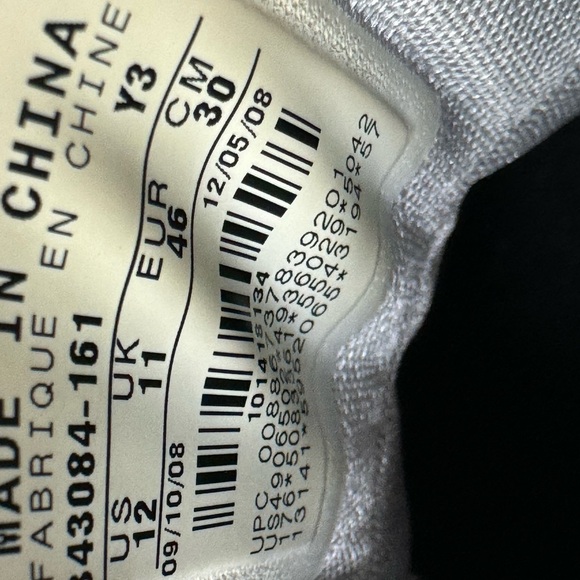 Original Jordan throwbacks. Used Great wearing condition - Picture 10 of 15